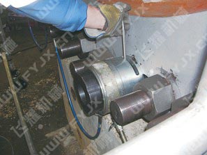 ͨ��Һ����˨�������F(xi��n)��(ch��ng)ʹ�ÈD